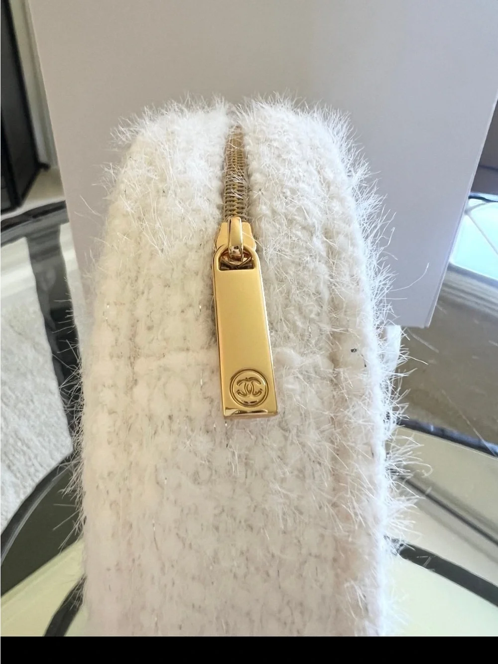 Chanel Beauté Round Zippy Pouch NWOT